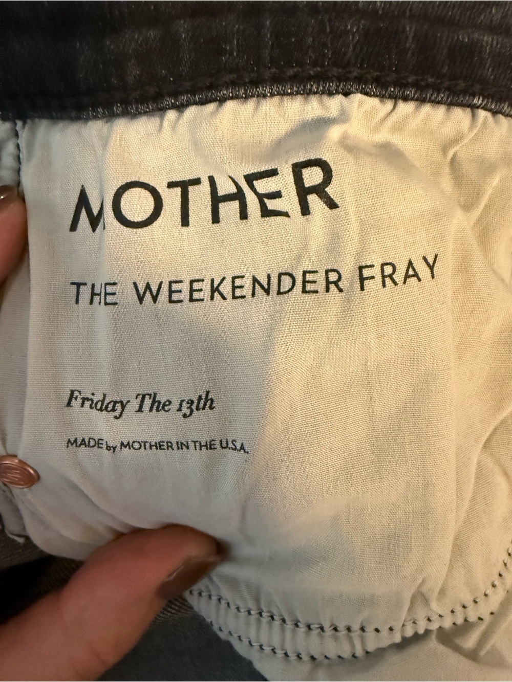 MOTHER WEEKENDER FRAY MID RISE FLARE - Picture 3 of 4